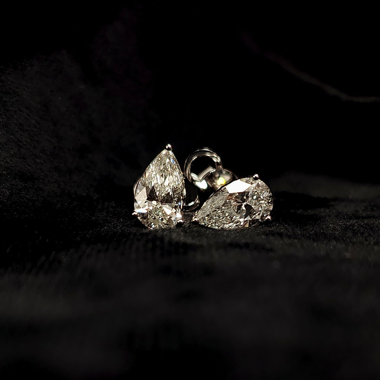 MJ LAB DIAMOND EARRINGS