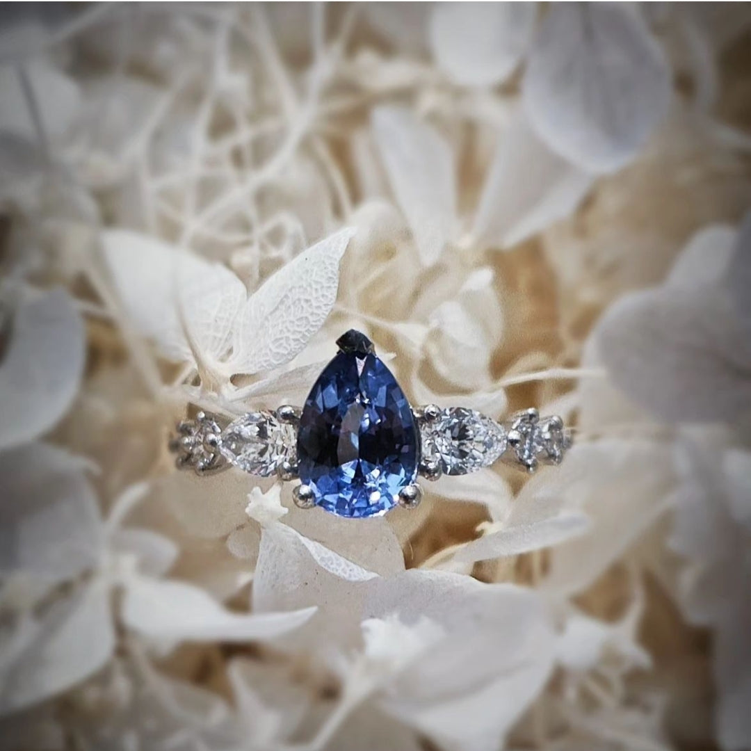 BOOK ENGAGEMENT RING CONSULTATION