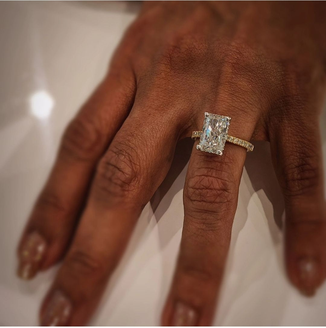 BOOK ENGAGEMENT RING CONSULTATION